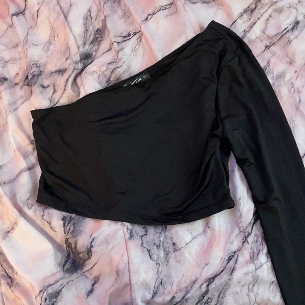 One shoulder crop top